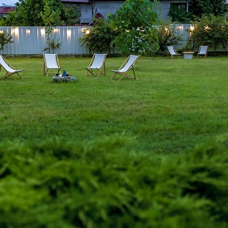 Hotel Heaven Garden Două Mai Esterno foto
