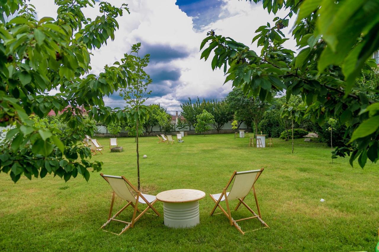 Hotel Heaven Garden Două Mai Esterno foto
