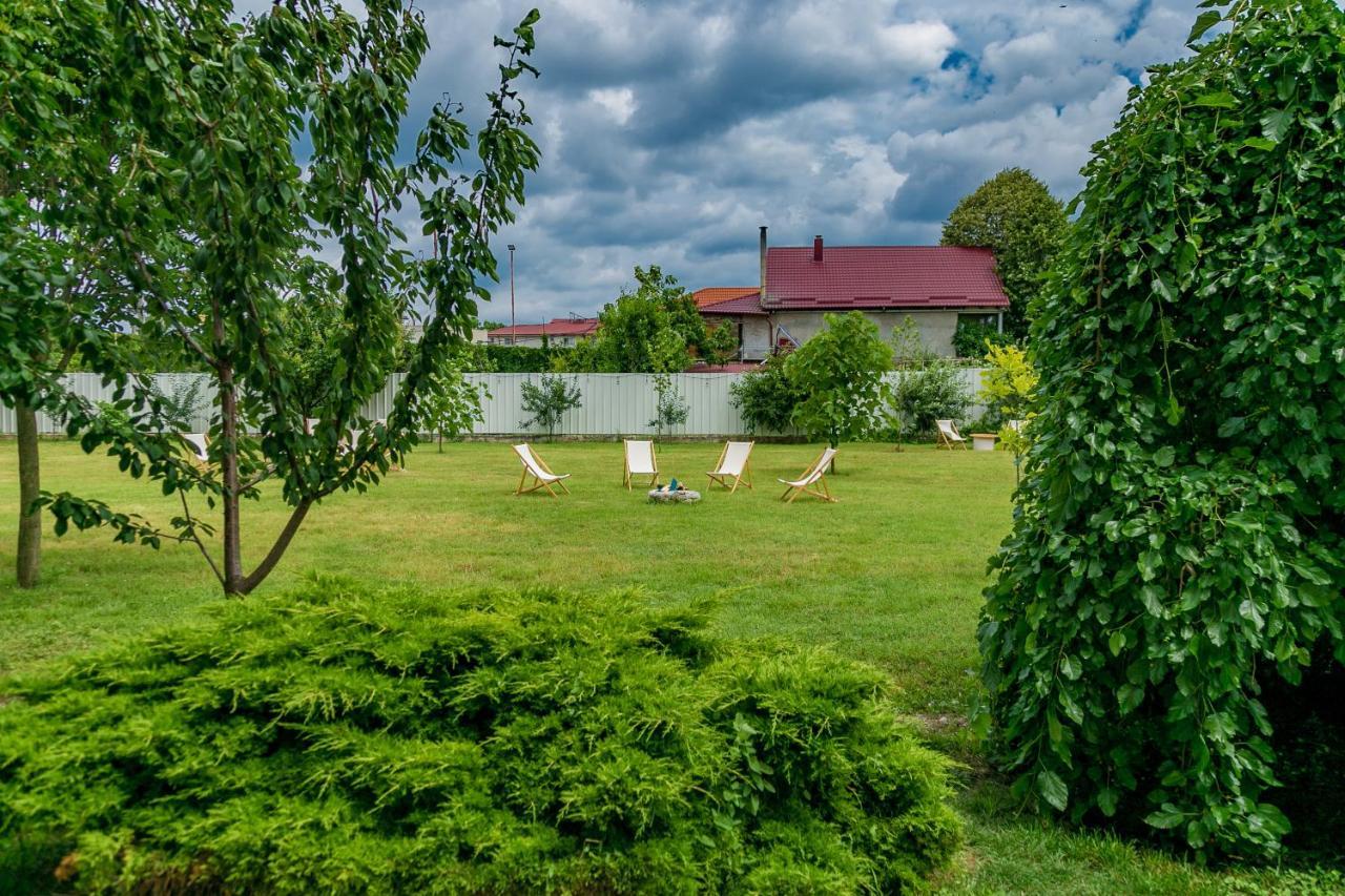 Hotel Heaven Garden Două Mai Esterno foto