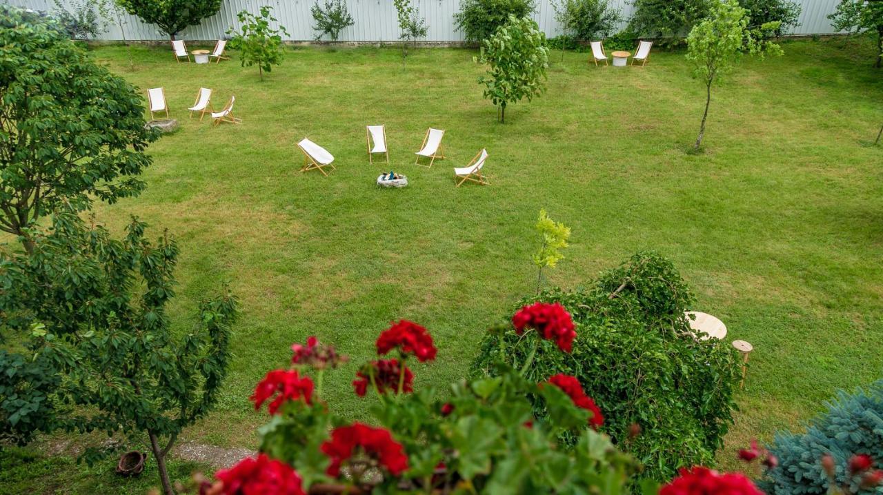 Hotel Heaven Garden Două Mai Esterno foto