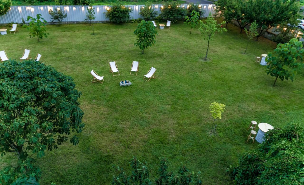 Hotel Heaven Garden Două Mai Esterno foto